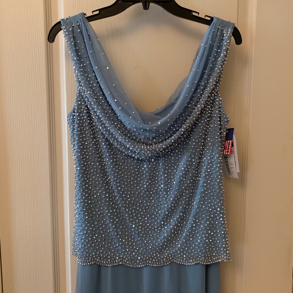 Dress - Picture 2 of 7